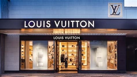 louis vuitton store in chicago.